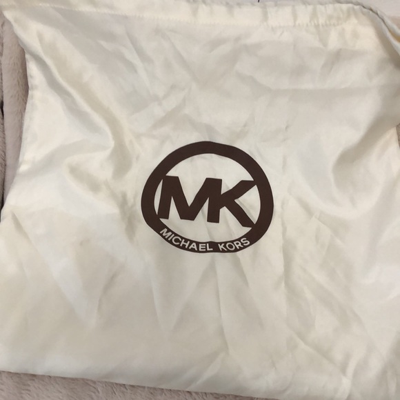 Michael Kors Large Pearl Grey Hamilton Satchel - Picture 13 of 13